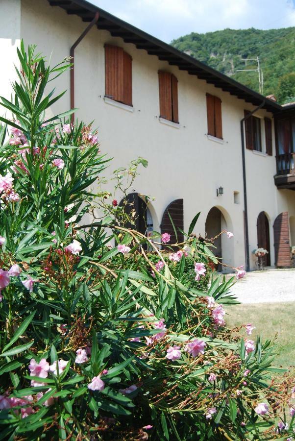 Agriturismo Cascina Bissiniga ซาโล ภายนอก รูปภาพ