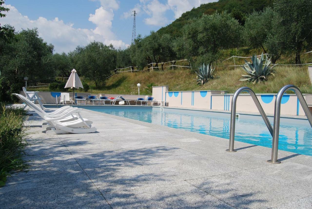Agriturismo Cascina Bissiniga ซาโล ภายนอก รูปภาพ